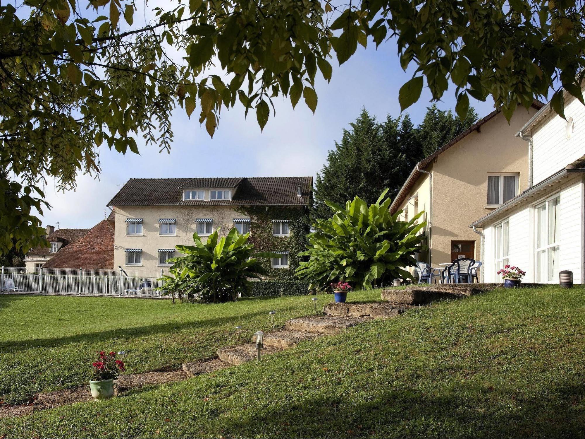 Logis Hôtel du Pont Neuf Le Veurdre Exterior foto